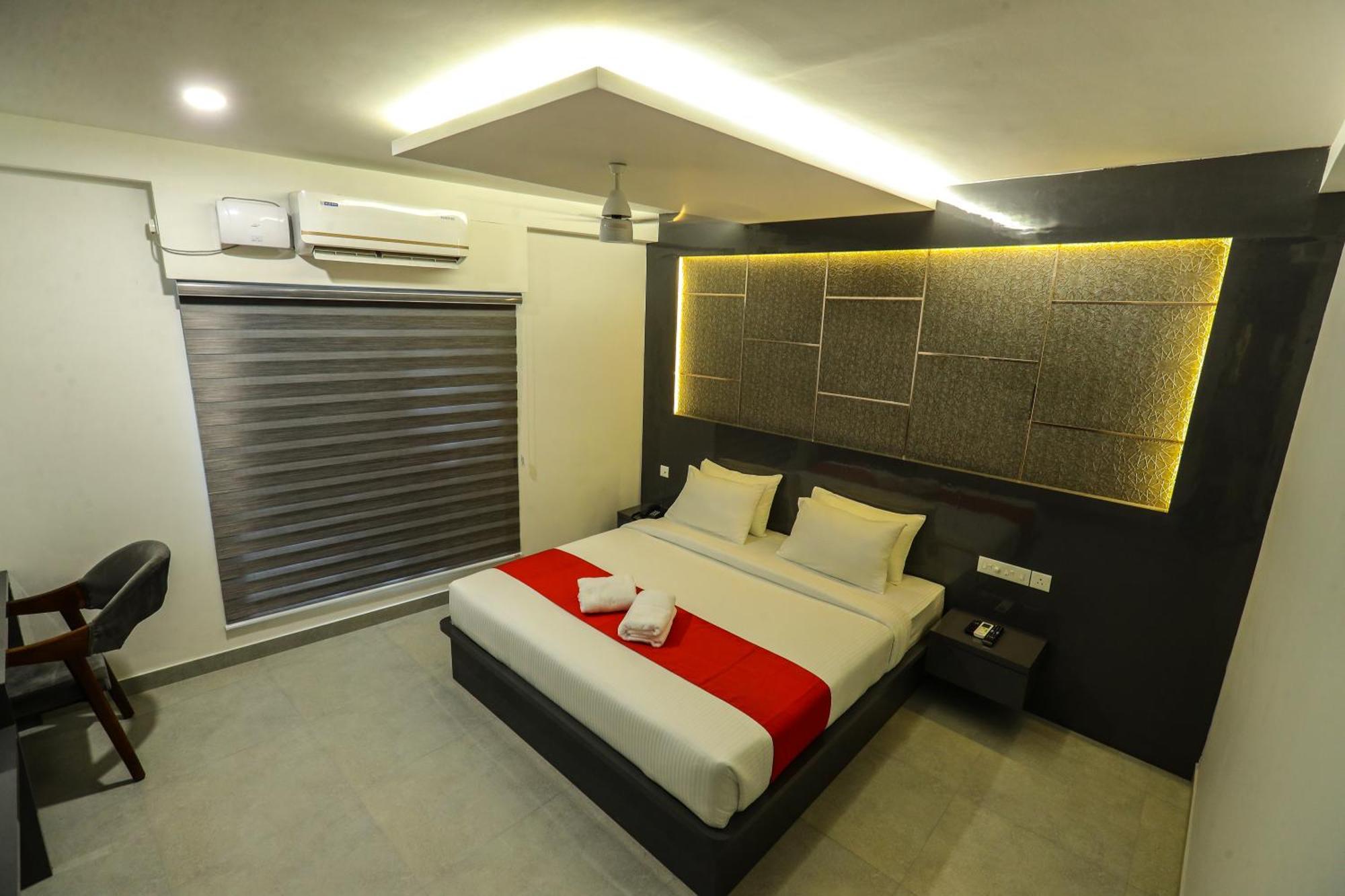 D-Luxe Hotel Kochi Exterior photo