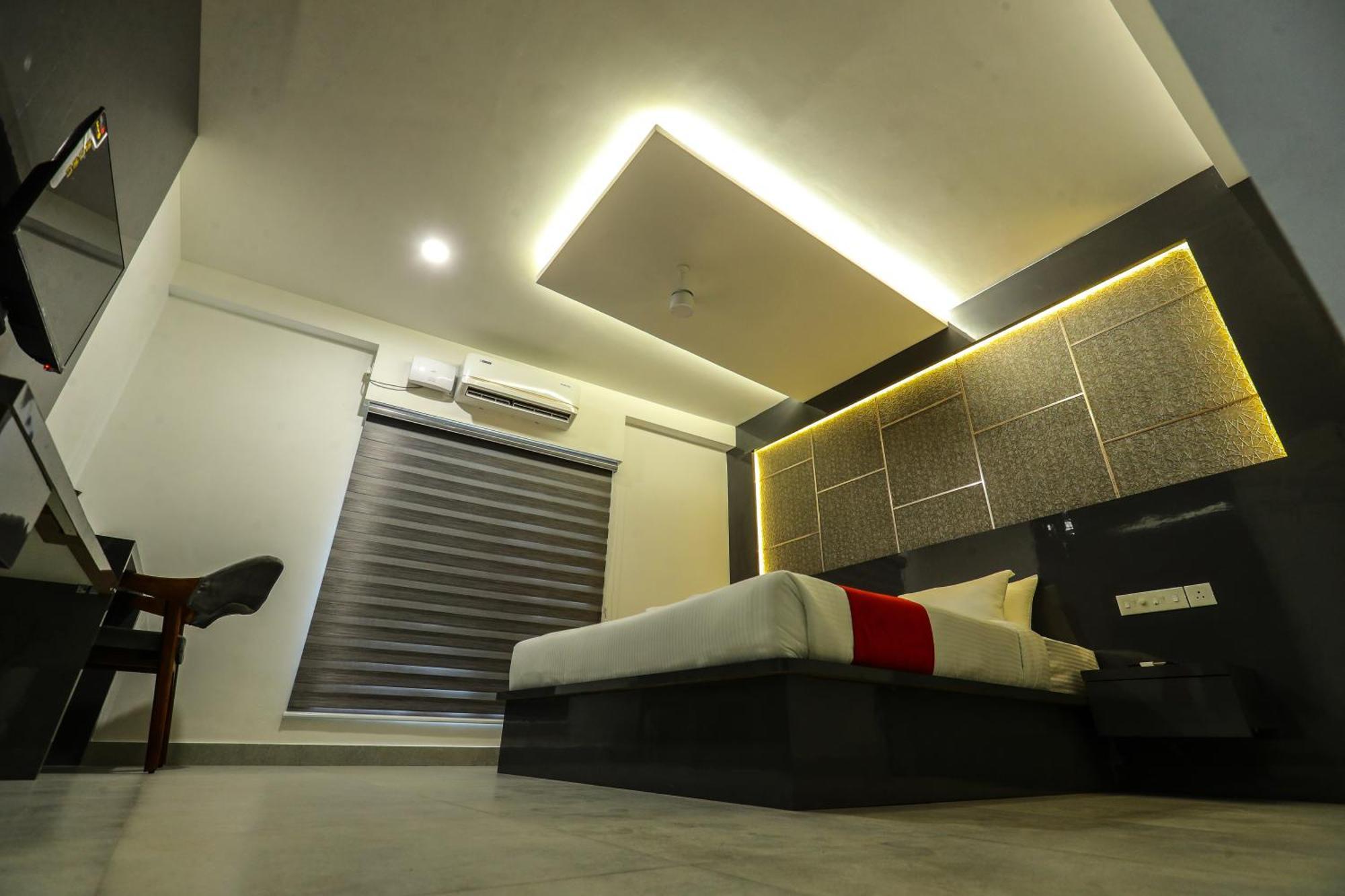 D-Luxe Hotel Kochi Exterior photo